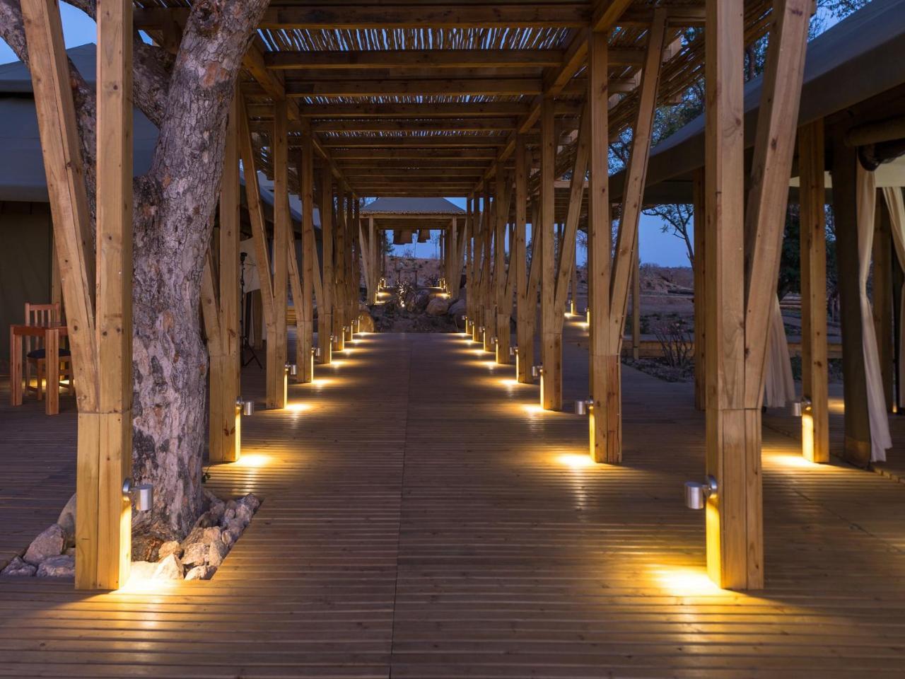Simbavati Hilltop Lodge Rezervaţia naturală Timbavati Exterior foto